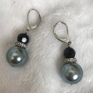 Lever back drop earrings - EUC